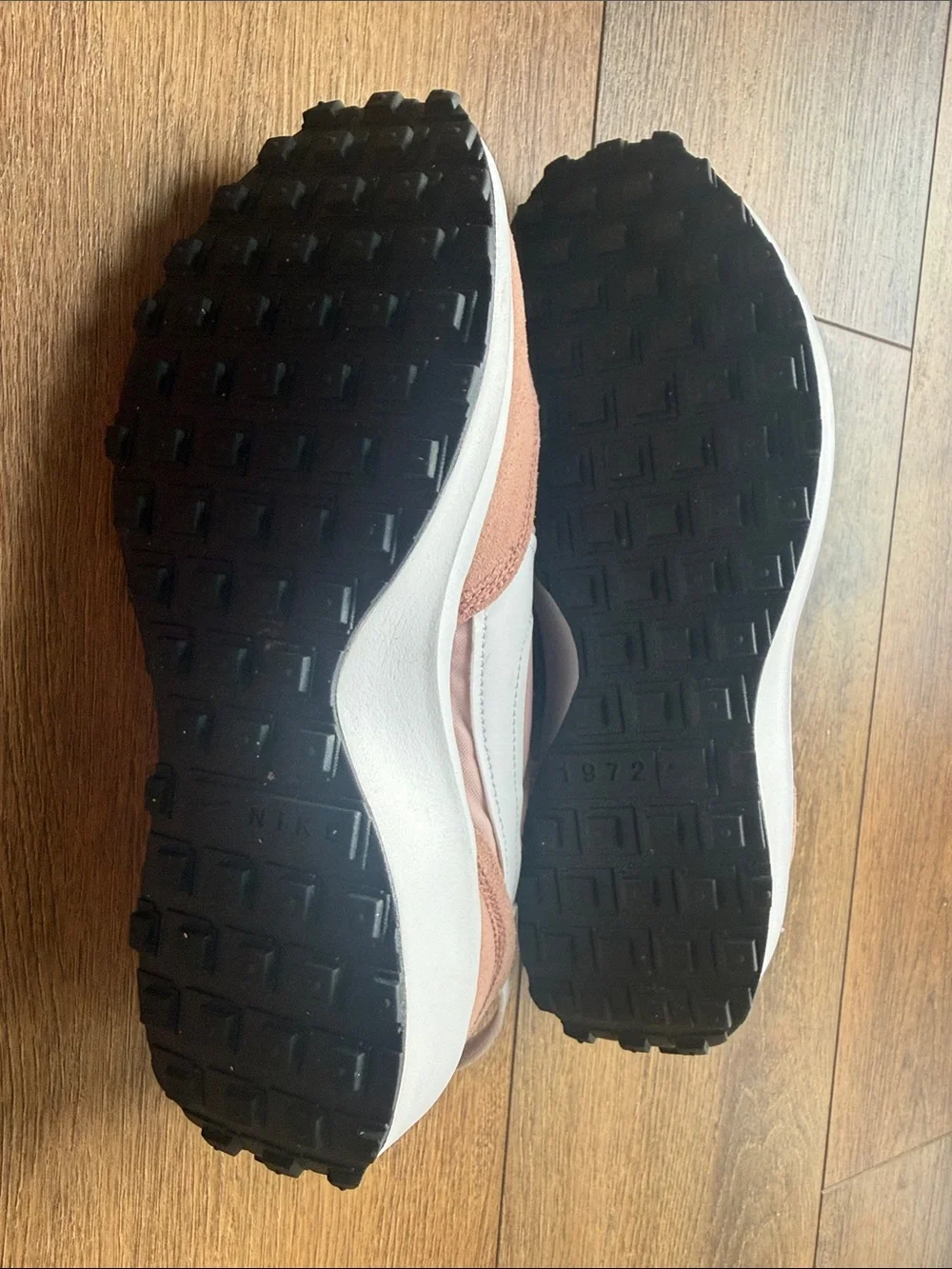 Nike Women's Dusty Pink Low-Top Sneakers Size 8.5